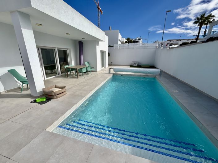 Image No.6-3 Bed Villa for sale