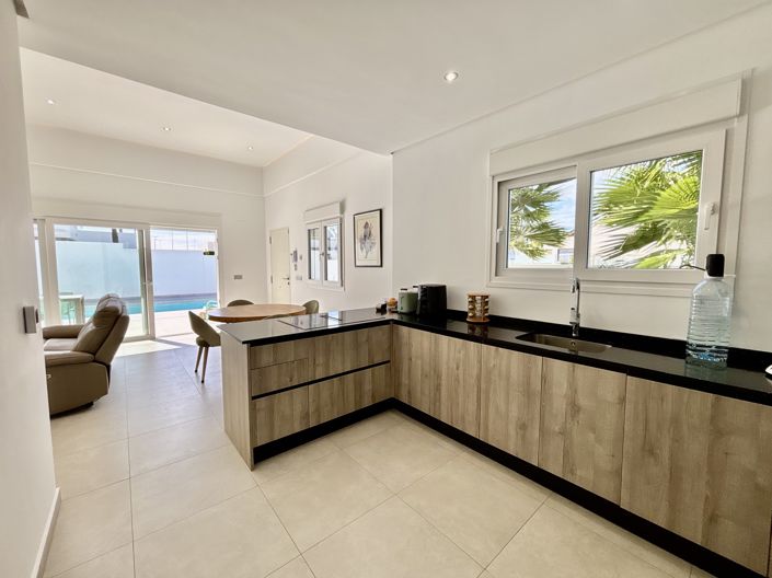 Image No.10-3 Bed Villa for sale