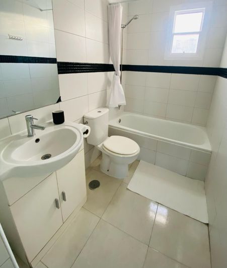 Image No.18-3 Bed Townhouse for sale