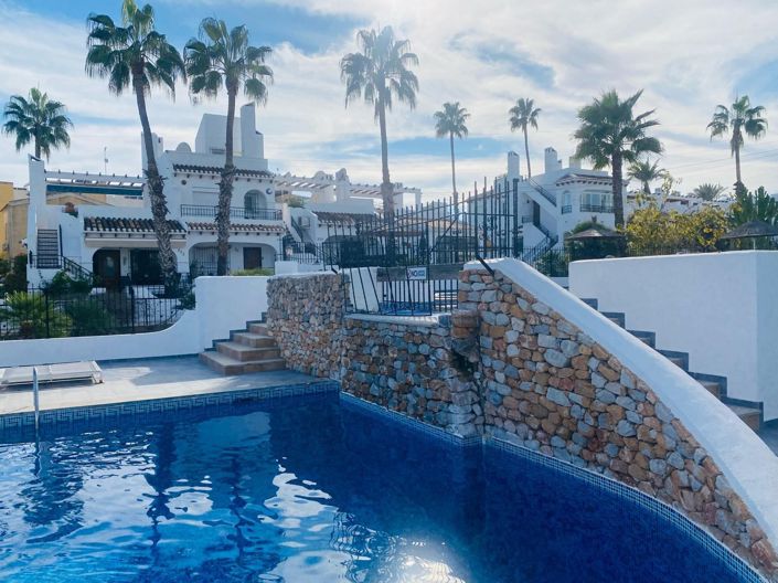 Image No.26-3 Bed Townhouse for sale