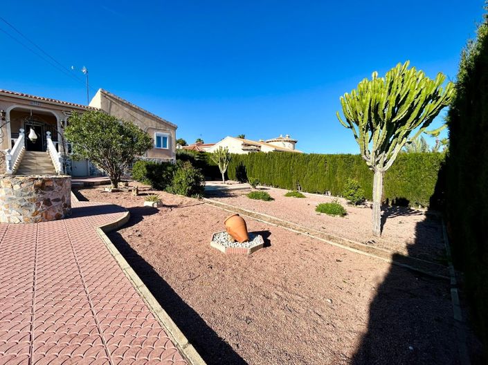 Image No.10-3 Bed Villa for sale