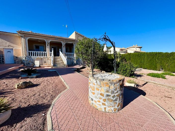 Image No.12-3 Bed Villa for sale