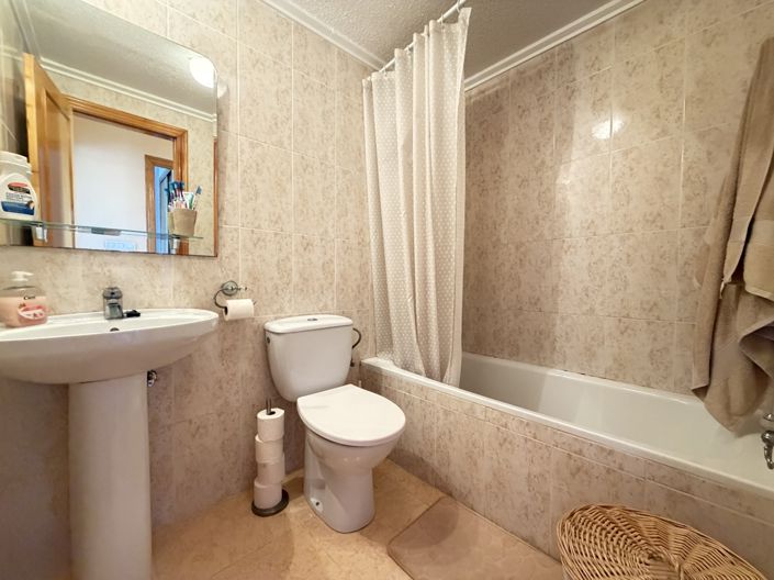 Image No.14-2 Bed Apartment for sale