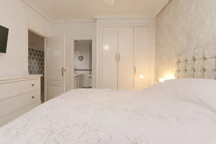 Image No.17-2 Bed Apartment for sale