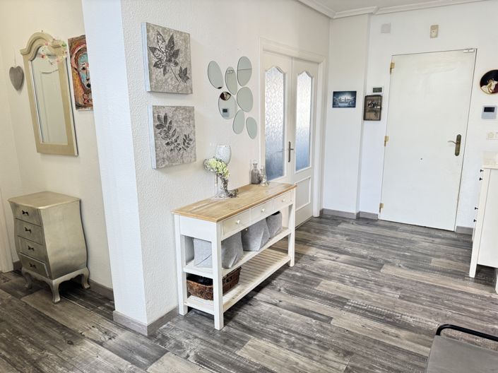 Image No.10-4 Bed Property for sale