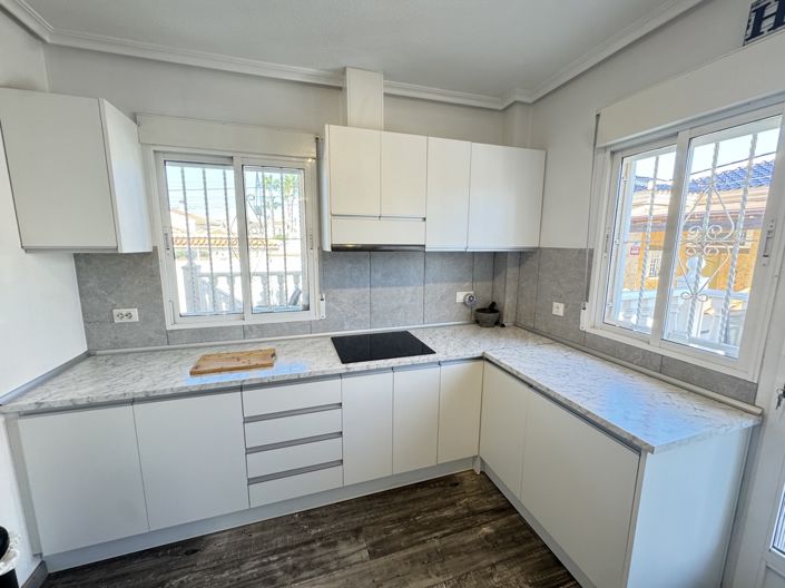 Image No.7-4 Bed Property for sale