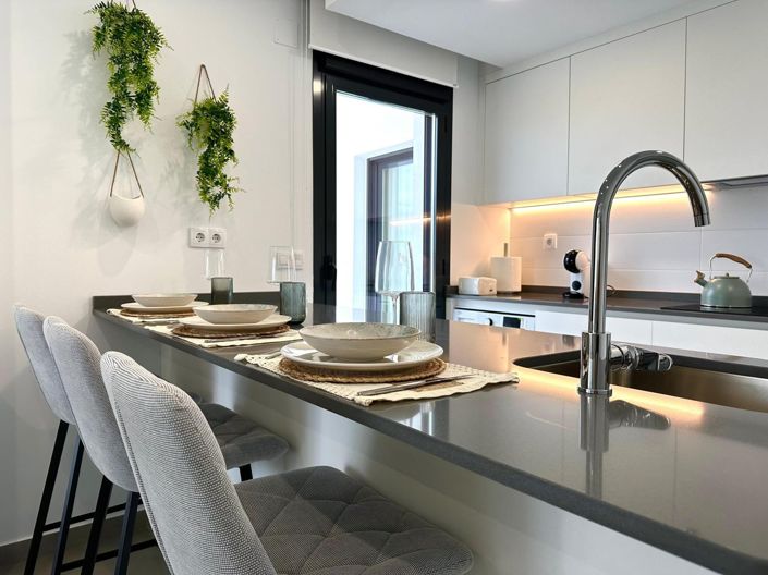 Image No.5-2 Bed Apartment for sale