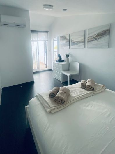 Image No.18-3 Bed Townhouse for sale