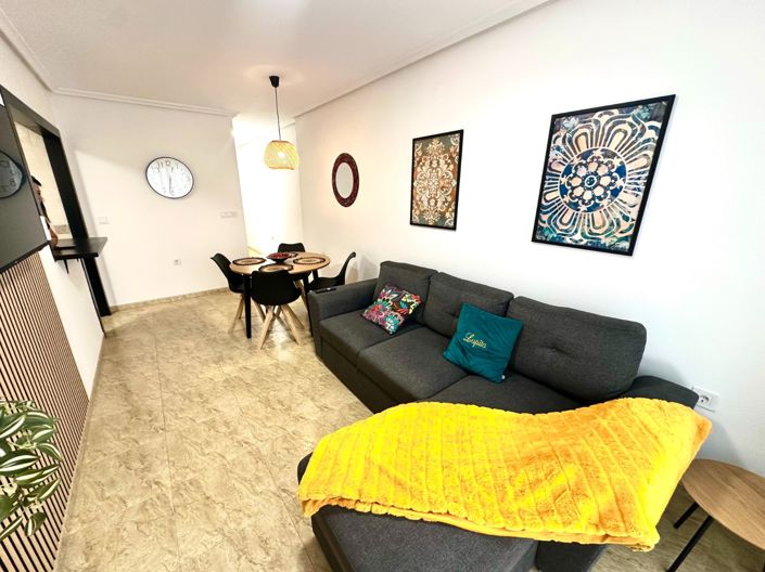 Image No.2-Appartement de 2 chambres à vendre à Torrevieja