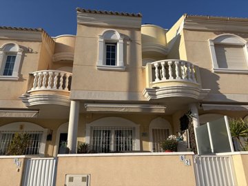 90630-town-house-for-sale-in-heredades-287475