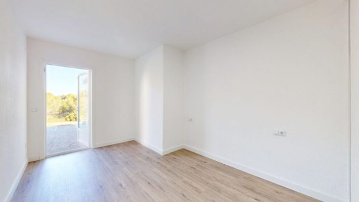 Image No.18-2 Bed Apartment for sale