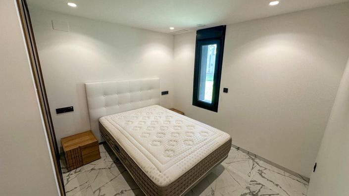 Image No.19-4 Bed Villa for sale