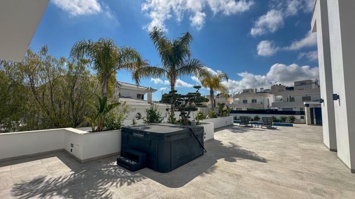 Image No.6-4 Bed Villa for sale