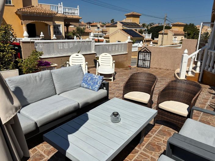 Image No.10-3 Bed Property for sale