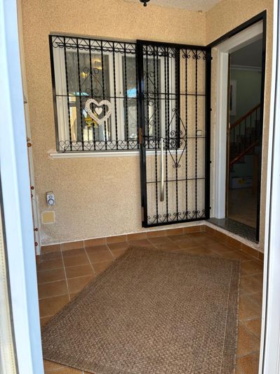 Image No.15-3 Bed Property for sale