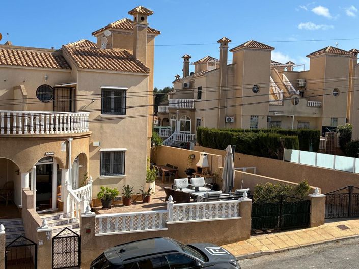 Image No.2-3 Bed Property for sale