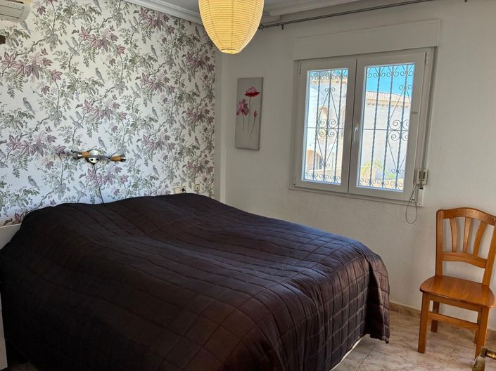 Image No.37-3 Bed Property for sale