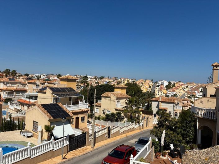 Image No.41-3 Bed Property for sale