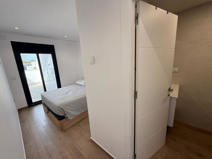 Image No.16-2 Bed Apartment for sale