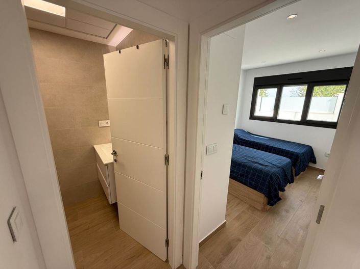 Image No.23-2 Bed Apartment for sale