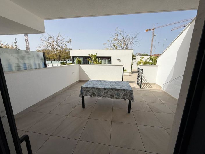 Image No.25-2 Bed Apartment for sale