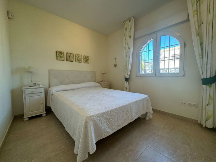 Image No.3-4 Bed Villa for sale