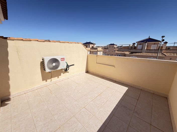 Image No.20-3 Bed Property for sale