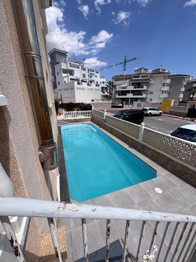 Image No.30-3 Bed Townhouse for sale