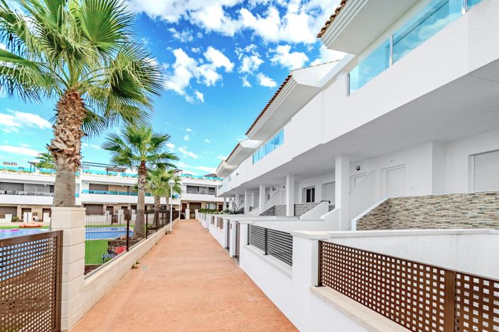 Image No.23-3 Bed Townhouse for sale