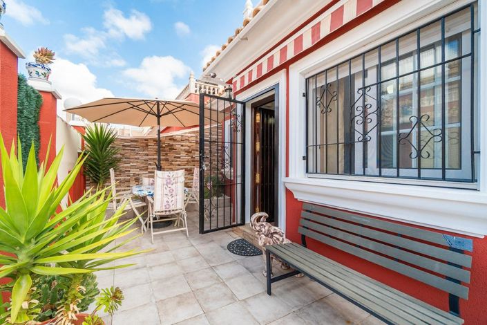 Image No.20-3 Bed Townhouse for sale