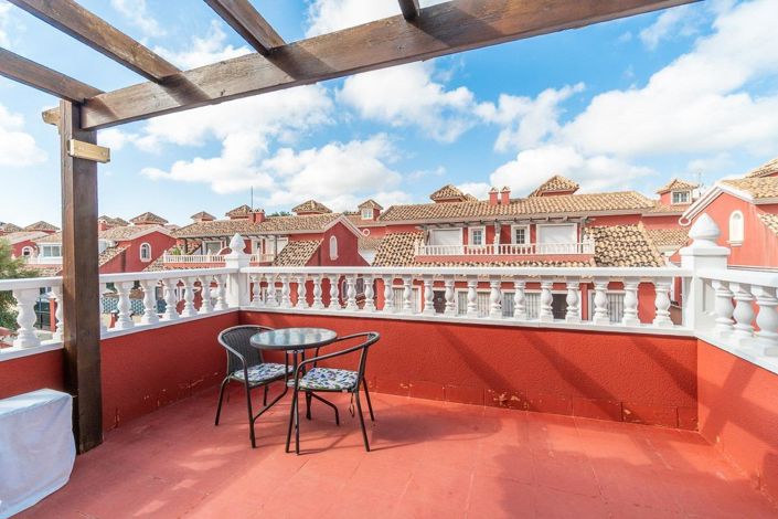 Image No.28-3 Bed Townhouse for sale