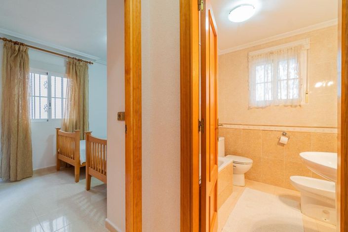 Image No.26-2 Bed Apartment for sale