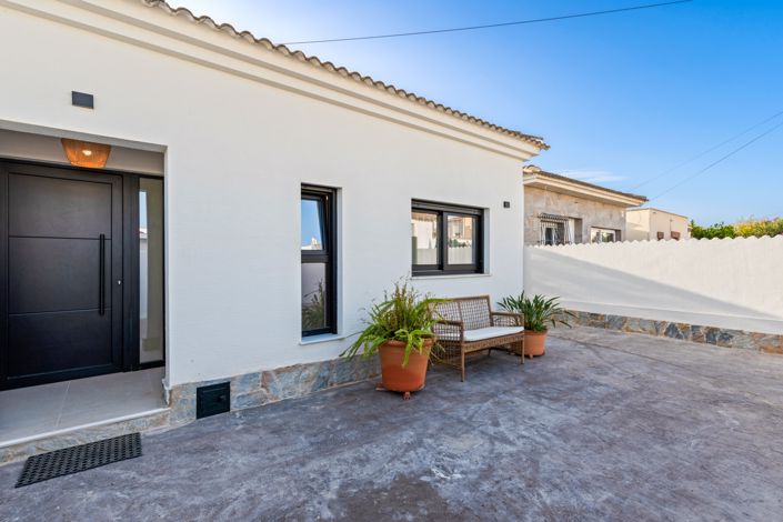 Image No.27-3 Bed Villa for sale