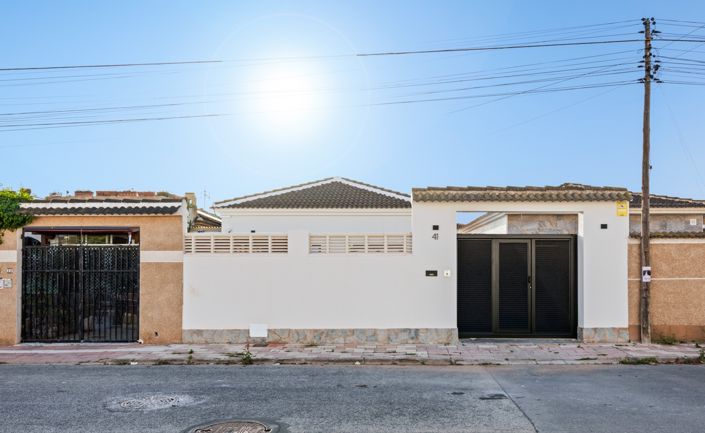 Image No.28-3 Bed Villa for sale