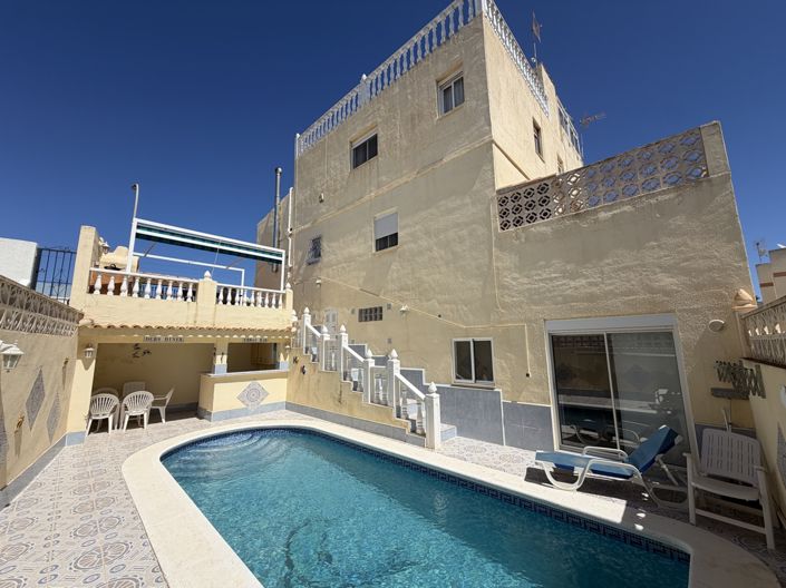 Image No.29-3 Bed Townhouse for sale