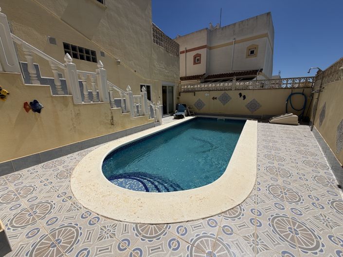 Image No.32-3 Bed Townhouse for sale