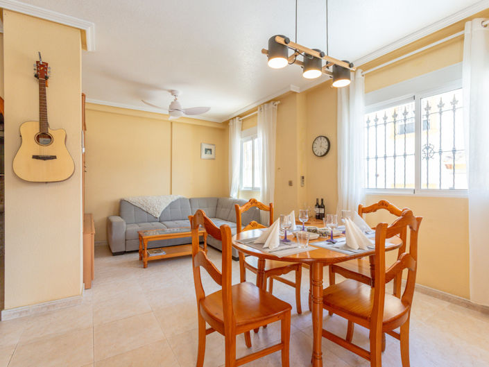 Image No.10-2 Bed Property for sale