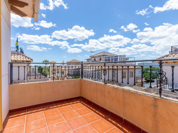 Image No.23-2 Bed Property for sale