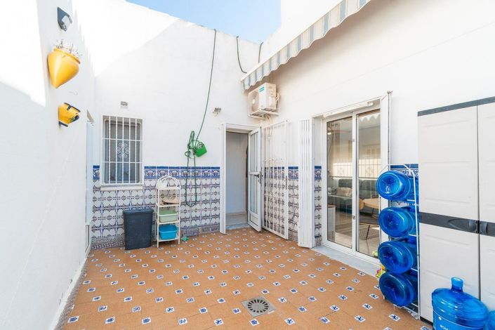 Image No.25-3 Bed Property for sale