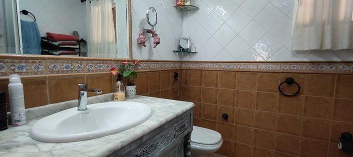 Image No.11-2 Bed Property for sale