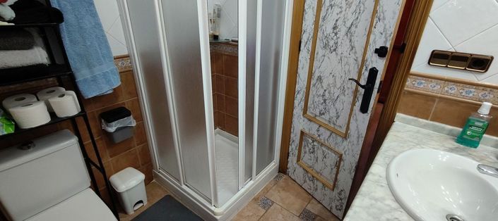 Image No.12-2 Bed Property for sale
