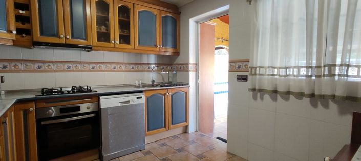 Image No.15-2 Bed Property for sale