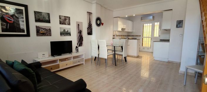 Image No.8-3 Bed Townhouse for sale