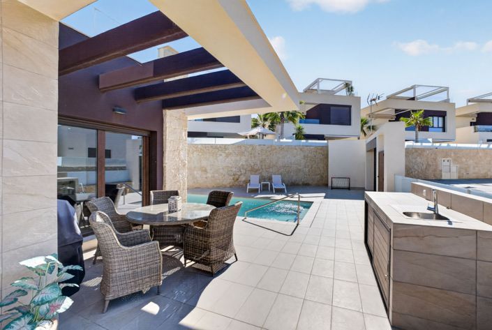 Image No.28-3 Bed Villa for sale