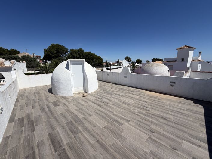 Image No.18-2 Bed Villa for sale