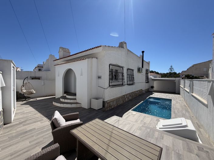 Image No.20-2 Bed Villa for sale