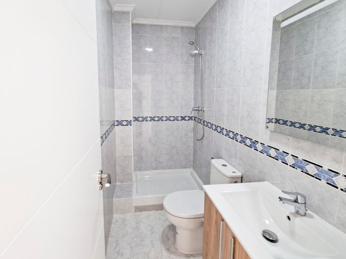 Image No.10-1 Bed Townhouse for sale