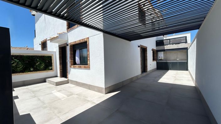 Image No.4-3 Bed Property for sale