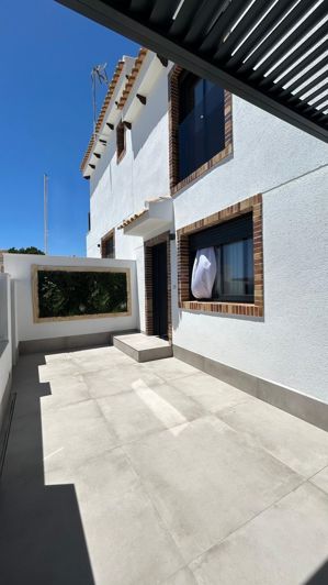 Image No.5-3 Bed Property for sale