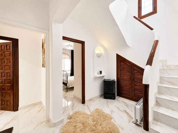 Image No.18-4 Bed Villa for sale